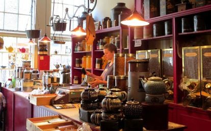 Het Klaverblad, abierta en 1769 en Leiden, es la tienda de caf&eacute;s y t&eacute;s m&aacute;s antigua de Holanda. 