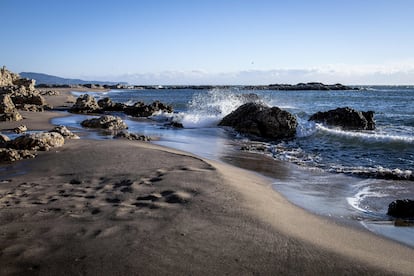 Una de las playas, en Roses, desde la que se podrán ver los molinos del parque Tramuntana.