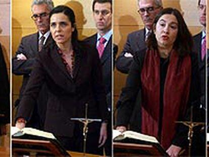 De izquierda a derecha, Alberto Núñez Feijoo, Pilar Rojo, María José Cimadevila y José Manuel Barreiro, en el momento de prestar juramento.