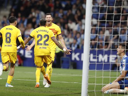 Lewandowski, Raphinha y Pedri celebraban el domingo un tanto del Barça en el campo del Espanyol.