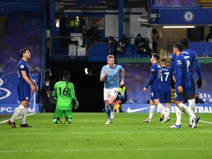 Kevin De Bruyne celebra el tercer gol del City ante el Chelsea
