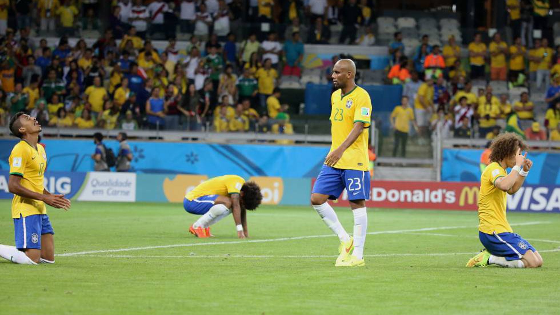 david luiz y neymar bailando