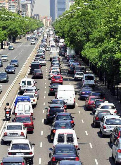 Atasco en el paseo de la Castellana, consecuencia de las protestas de los agricultores.