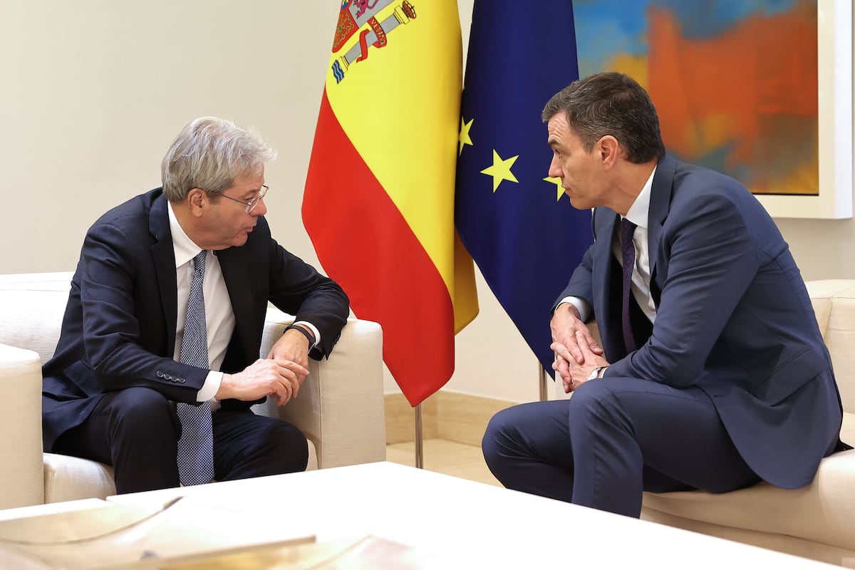 Bruselas pide acelerar la ejecución de los fondos europeos y advierte de que tienen que gastarse para 2026 | Economía