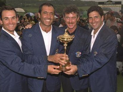 Ignacio Garrido, Seve Ballesteros, Miguel Ángel Jiménez y José María Olazábal con la Ryder de 1997.