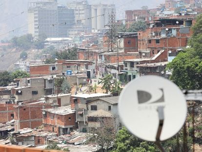 Antenas de DirectTV en el barrio Catia, en mayo pasado.