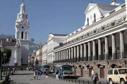 La catedral y el Palacio del Gobierno en Independence Square, en Quito (Ecuador)