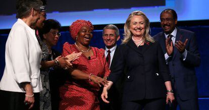 Hillary Clinton y otros participantes en la jornada del lunes.