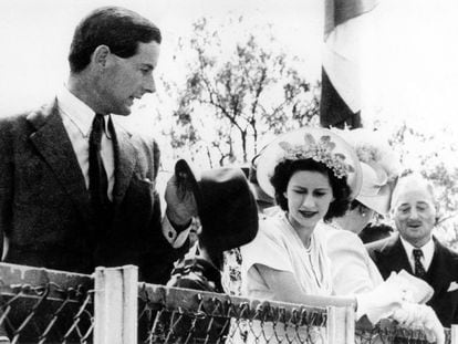 El capitán Peter Townsend junto a la princesa Margarita en Sudáfrica en 1947.