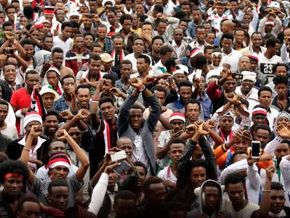 Manifestantes de la etnia oromo protestan en octubre contra el Gobierno en Bishoftu (Etiopía).
