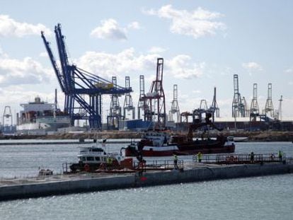 Obras del nuevo muelle de cruceros de Valencia.