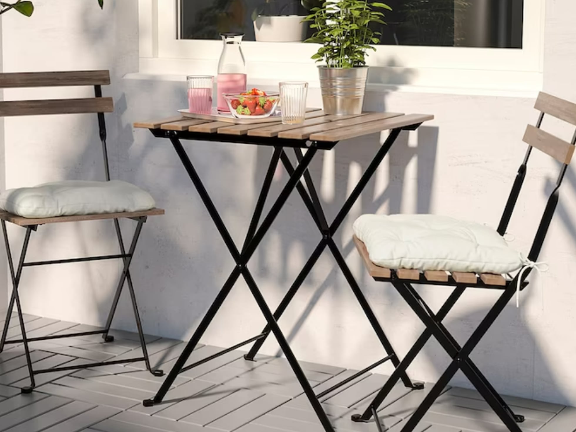 La mesa plegable baratísima de IKEA perfecta para un comedor pequeño