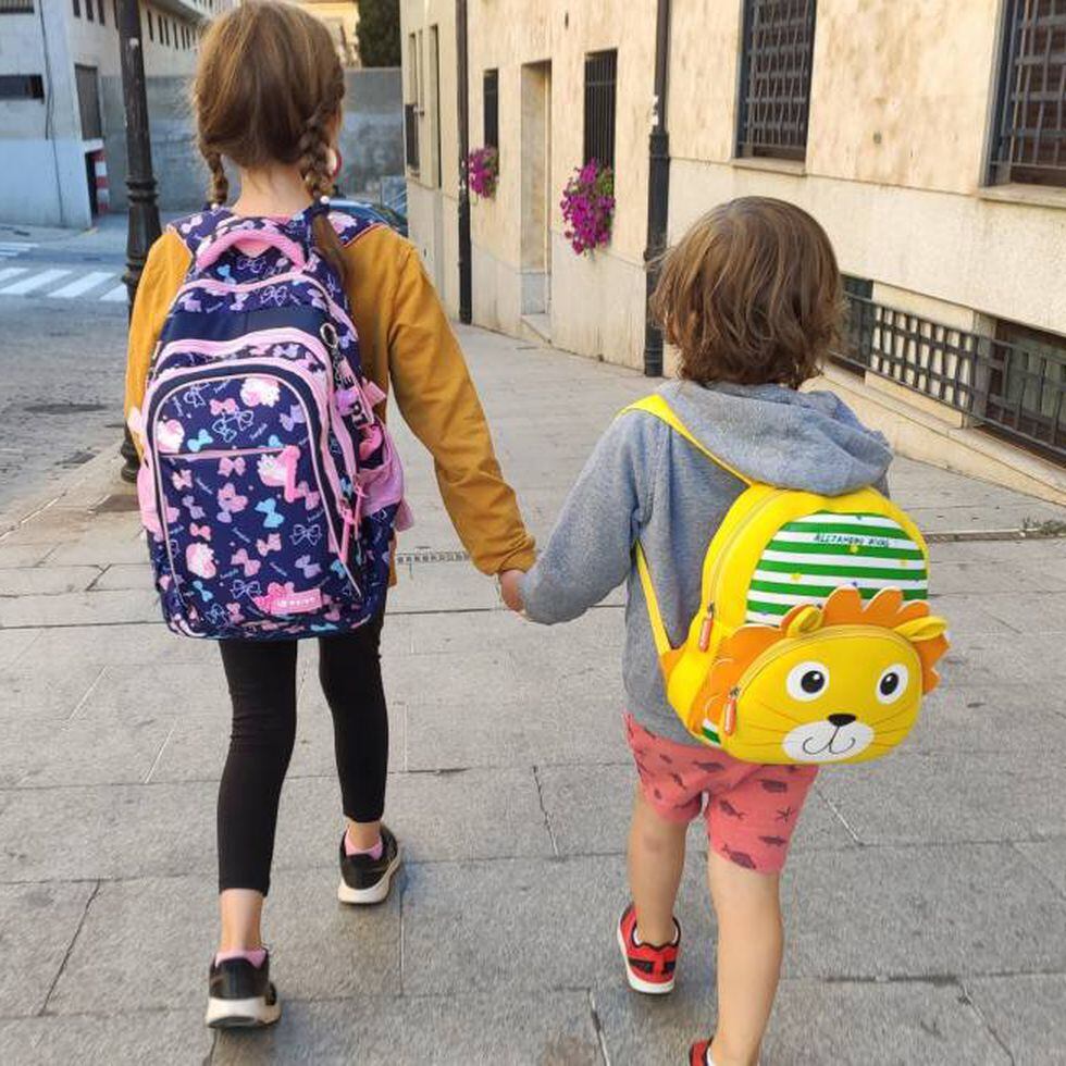 vuelta al cole 2020: Cómo elegir la mejor mochila los niños y evitar que se hagan daño en la espalda | Mamas & Papas | EL PAÍS