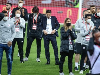 Marcelino, en el centro, durante la ceremonia final en La Cartuja.