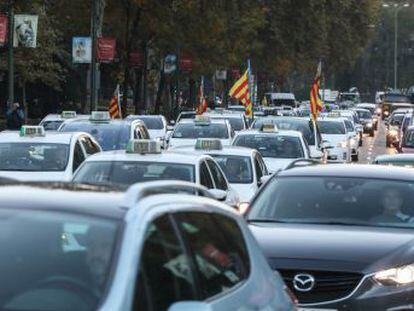 Las asociaciones del sector protestan contra las nuevas plataformas de transporte en medio de una creciente división interna por la guerra de descuentos