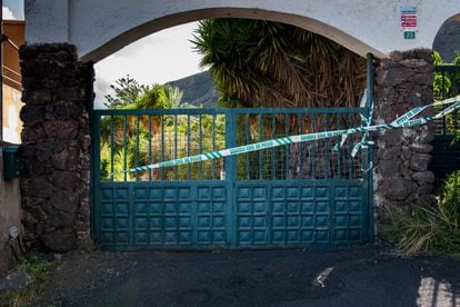 Puerta principal de la finca donde residía Tomás, en Igueste Candelaria (Tenerife).