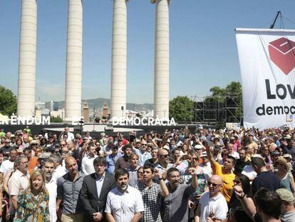 Puigdemont i Guardiola, amb els líders de les entitats sobiranistes.