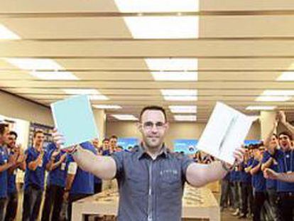 Apple levanta pasiones con el iPad 2 en España