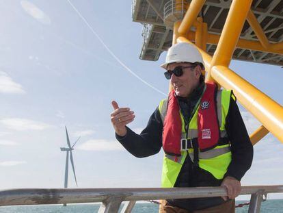 Ignacio Sánchez Galán, en el parque energía eólica marina de Iberdrola en aguas del mar del Norte.