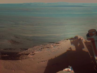 El cr&aacute;ter Endeavour, en Marte, fotografiado por el robot &#039;Opportunity&#039;.