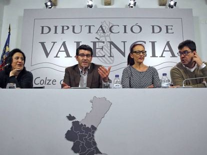 En el centro, Jorge Rodríguez, y a su derecha María Josep Amigó, ahora presidenta en funciones de la Diputación.