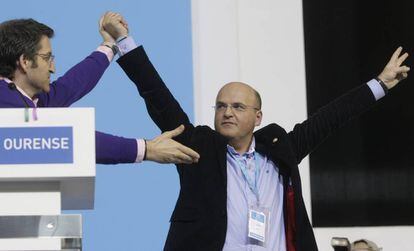 Feijóo celebra la elección de José Manuel Baltar como presidente del PP de Ourense en 2010, cuando sucedió a su padre