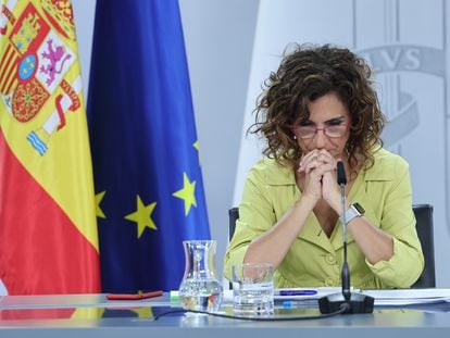 La Ministra de Hacienda, Maria Jesús Montero, en una rueda de prensa posterior al Consejo de Ministros, a inicios de octubre.