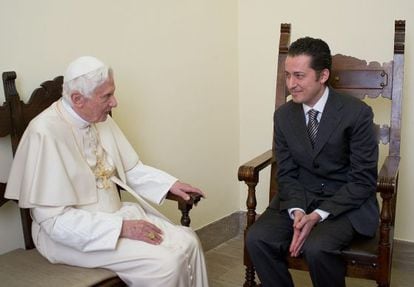 Benedicto XVI visita a Paolo Gabriele en el calabozo del Vaticano el sábado 22 de diciembre.