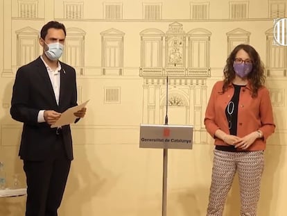 El consejero de Empresa y Trabajo, Roger Torrent, y la consejera de Feminismos e Igualdad, Tània Verge en el Palau de la Generalitat.