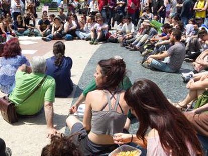 Asamblea de indignados en Barcelona.