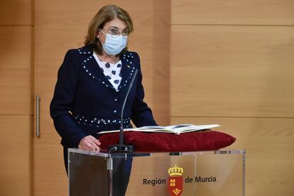 La nueva consejera de Educación y Cultura de Murcia, María Isabel Campuzano, durante la ceremonia de toma de posesión del cargo.