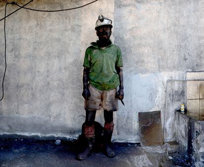 Un minero al terminar su jornada de trabajo en una carbonera en el municipio de Progreso (Estado de Coahuila) en marzo de 2021.