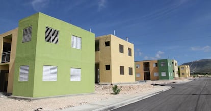 Viviendas construidas por el Gobierno en Puerto Príncipe (Haití).