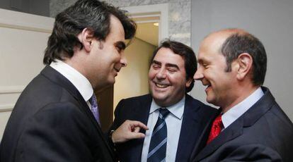 Diego Calvo junto al presidente de la Diputación de Pontevedra y el alcalde de A Coruña