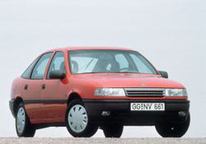 El Opel Vectra, presentado en 1988, uno de los coches más demandados en 1995.