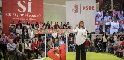 GRA059. MÓSTOLES (C.A. DE MADRID), 14/05/2016.- La presidenta de Andalucía, Susana Díaz, durante su intervención en la presentación de Pedro Sánchez como candidato del partido a la Presidencia del Gobierno, en un acto celebrado hoy en el pabellón Los Rosales de la localidad madrileña de Móstoles. EFE/Emilio Naranjo