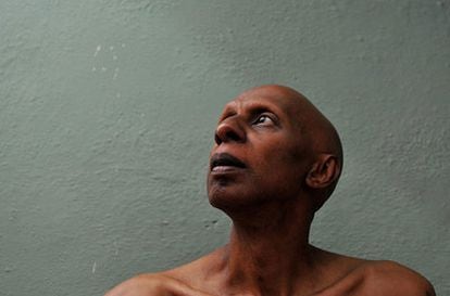 El periodista y disidente cubano Guillermo Fariñas cumple su séptimo día de huelga de hambre y sed hoy, martes 2 de marzo de 2010
