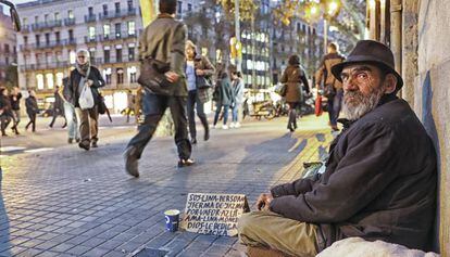 Colau triplicará los pisos destinados a que los 'sin techo' puedan dejar la calle | Cataluña | EL PAÍS