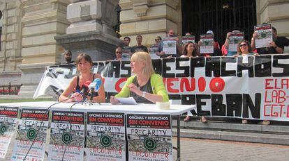 Protesta en el País Vasco para pedir un convenio de oficinas y despachos
