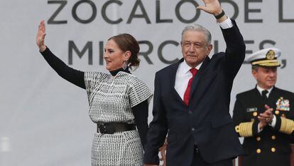 Andrés Manuel López Obrador, y su esposa Beatriz Gutiérrez Muller, durante un evento en 2021