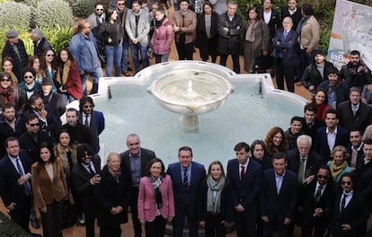 Foto de familia de la 19º edición de la Bienal de Flamenco de Sevilla.