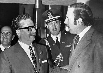Salvador Allende (izquierda) y Orlando Letelier, en 1971 en Quito