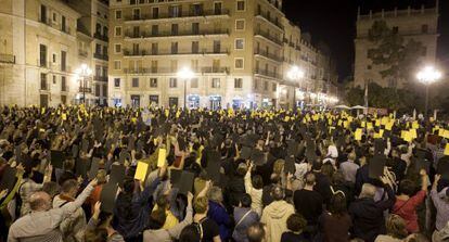 Concentración de las víctimas del metro el pasado noviembre en Valencia.