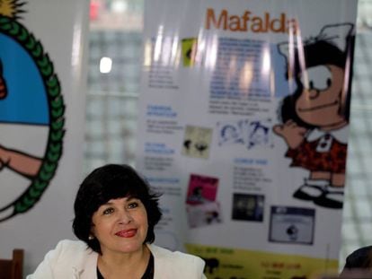 María Gloria Pereira, traductora de Mafalda al guaraní, durante la presentación del proyecto en Asunción.