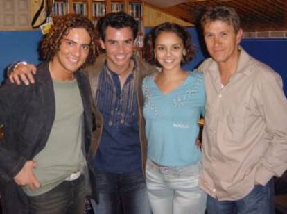 David Bisbal, David Civera, Chenoa y Alejandro Abad (productor y compositor del tema 'Mi música es tu voz').