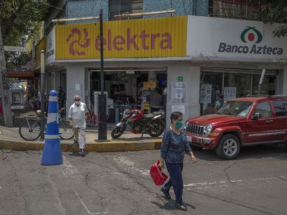 Una sucursal de Banco Azteca y Elektra en Ciudad de México.