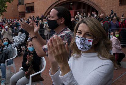 Pablo Iglesias y Yolanda Díaz, el pasado viernes durante un acto de campaña en el barrio de Vallecas (Madrid).