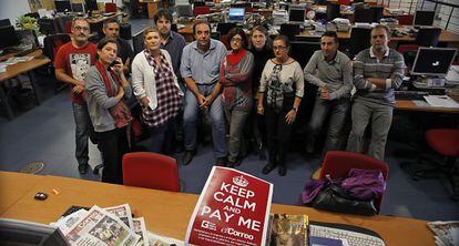 Trabajadores de 'El Correo de Andalucía', en la sede del periódico.
