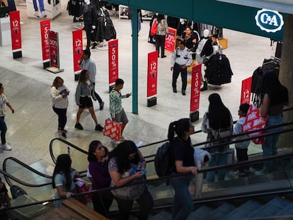 Clientes en el centro comercial Parque Delta durante el Buen Fin en Ciudad de Mexico, el 17 de noviembre de 2023.