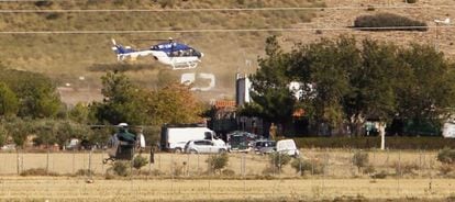 El helicóptero médico que trasladó a Alfaro de la parcela donde se quitó la vida.